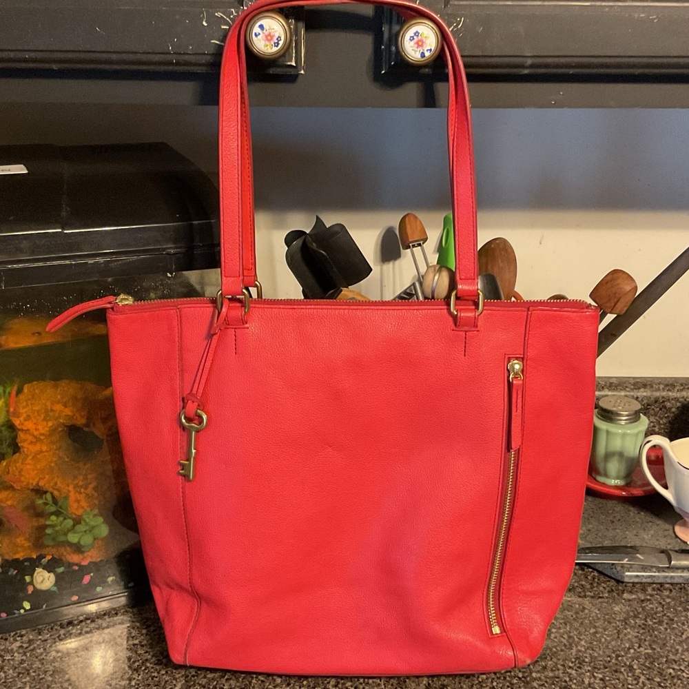Fossil Elegant Cherry Red Tote/Handbag